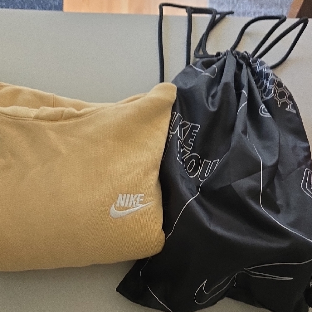 Nike Beige Sweatshirt and Black Drawstring Bag